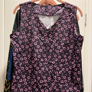 Women’s sleeveless shirt